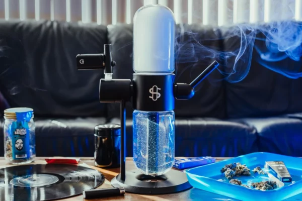 Elevate your experience A review of the stündenglass gravity hookah