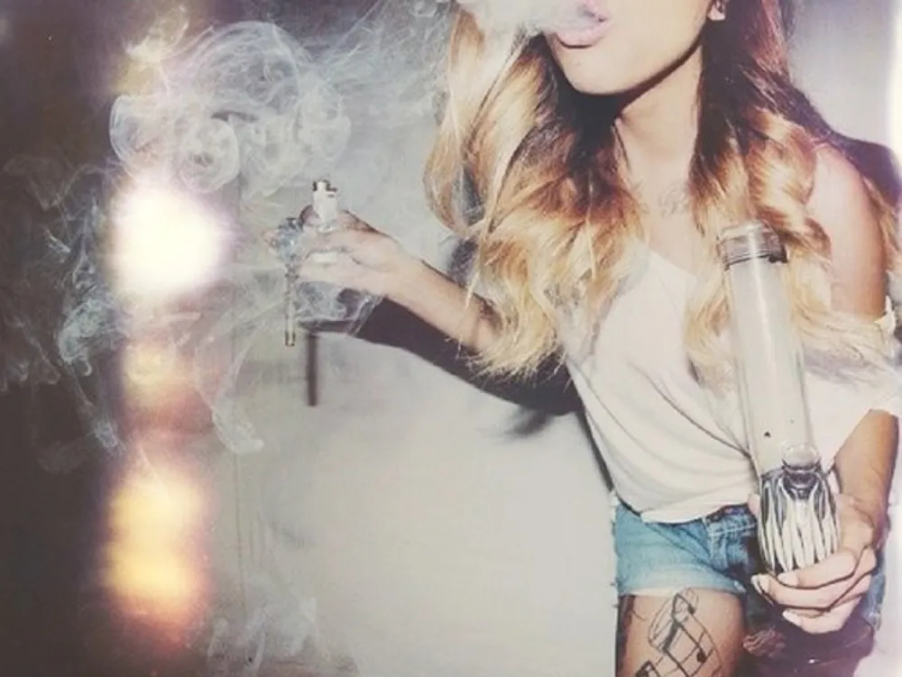 8 Effective ways to sober up after smoking too much weed-